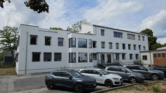Ultima Power GmbH – saniertes Firmengebäude von 1938 im Technologiepark conneKT in Kitzingen
